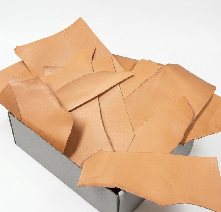 【DY.Leather】詰め合わせヌメ革【キャメル/5KG】本革牛革生成り素地はぎれハギレアソート大容量レザークラフト革材料ハンドメイドDIY練習用厚手厚め厚革タンニンなめしキーケースタグ